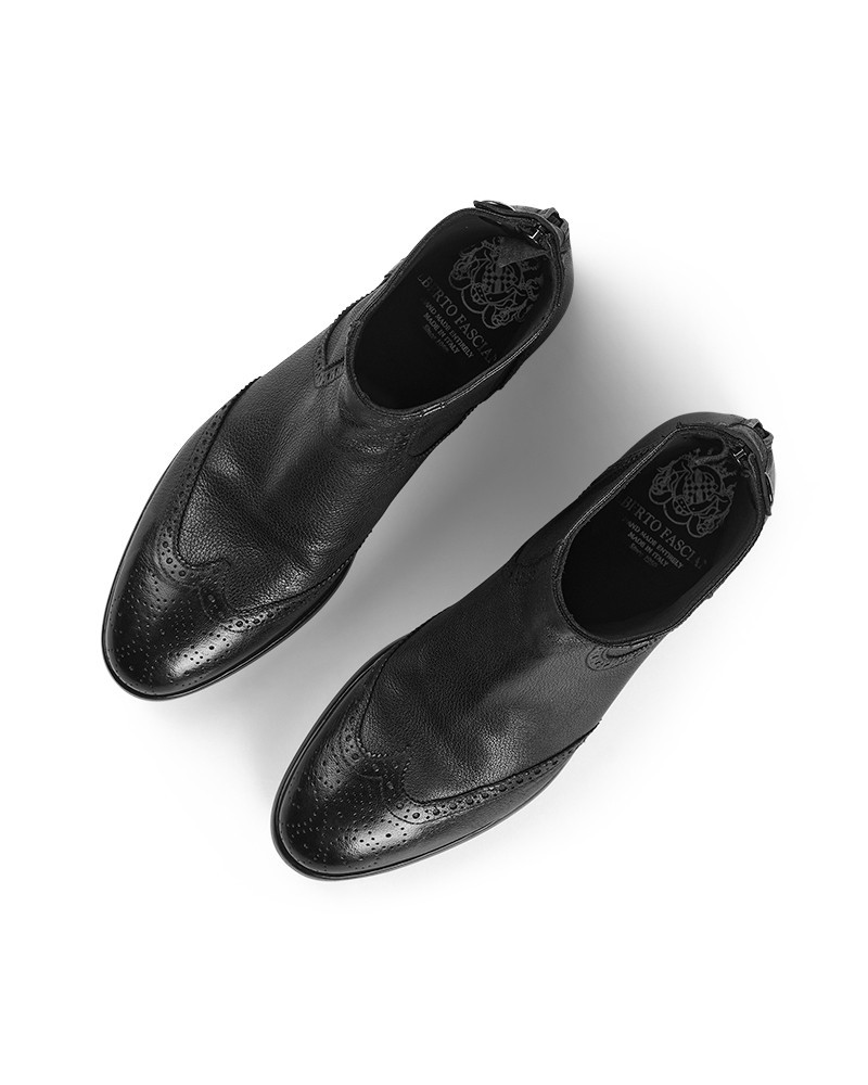 Alberto Fasciani Maya Rovere Black, sort støvle med golfstikninger og lynlås bagpå