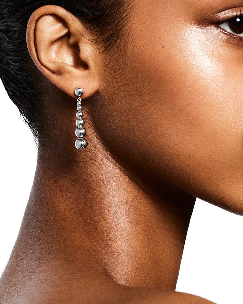 Lié Studio The Rebecca Earrings Sølv øreringe på model