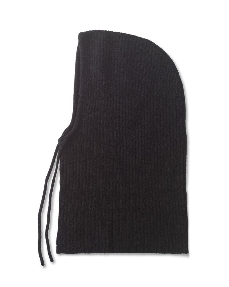 Pack shot af Gerard Darel Florina Balaklava Hue Sort cashmere hue på hvid baggrund