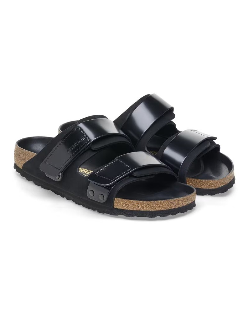 Pack shot af Birkenstock Uji Nubuck Leather Black Sort Sandal på hvid baggrund