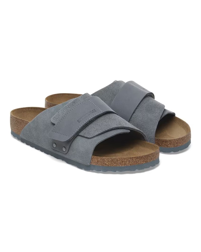 Pack shot af Birkenstock Kyoto Nubuck Leather Suede Blue Sandal på hvid baggrund