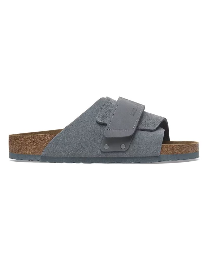 Pack shot af Birkenstock Kyoto Nubuck Leather Suede Blue Sandal på hvid baggrund