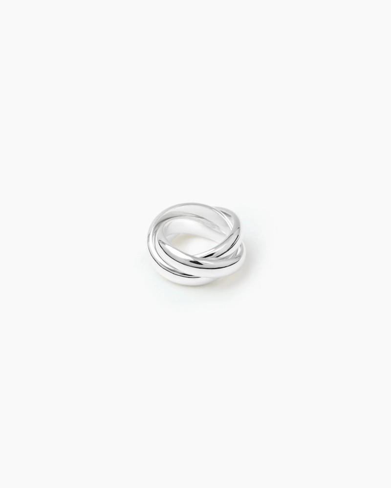 Pack shot af Lié Studio The Sofie sølv Ring på neutral baggrund