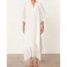 Vanessa Bruno Canessa Dress White Hvid maxi kjole med blondedetaljer på model
