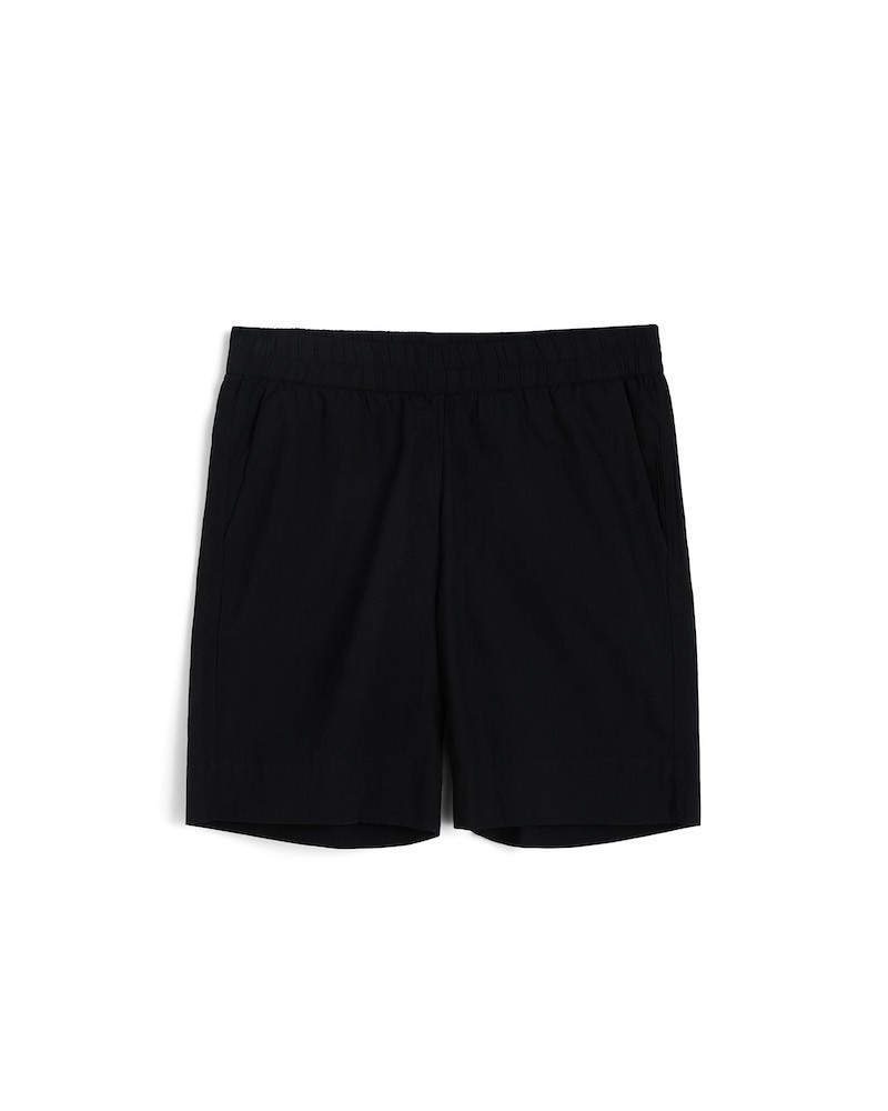 Pack shot af Aiayu Shorts Long Black Navy Dyb Navy bomulds shorts på hvid baggrund