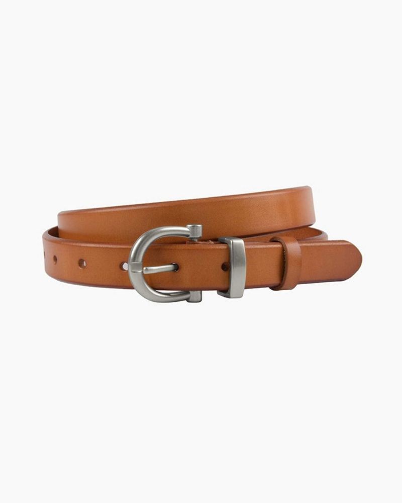 Pack shot af Plissé Copenhagen Raye Belt Cognac Bælte på neutral. baggrund