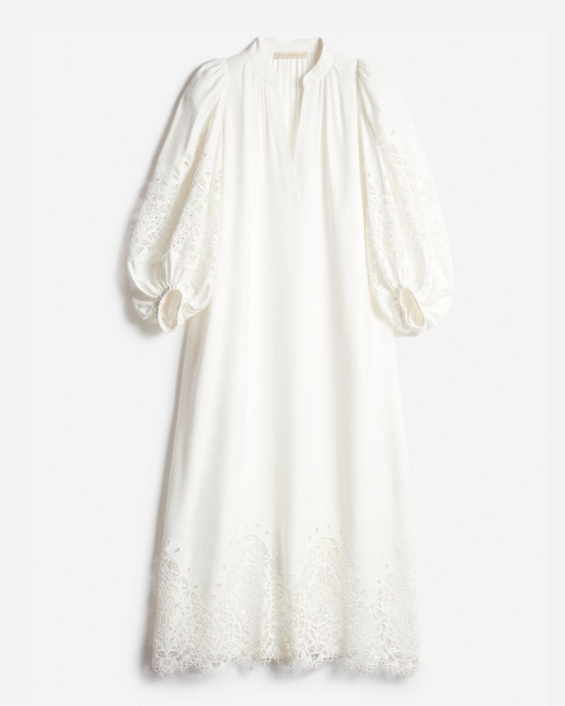 Pack shot af Vanessa Bruno Canessa Dress White hvid maxi kjole på neutral baggrund