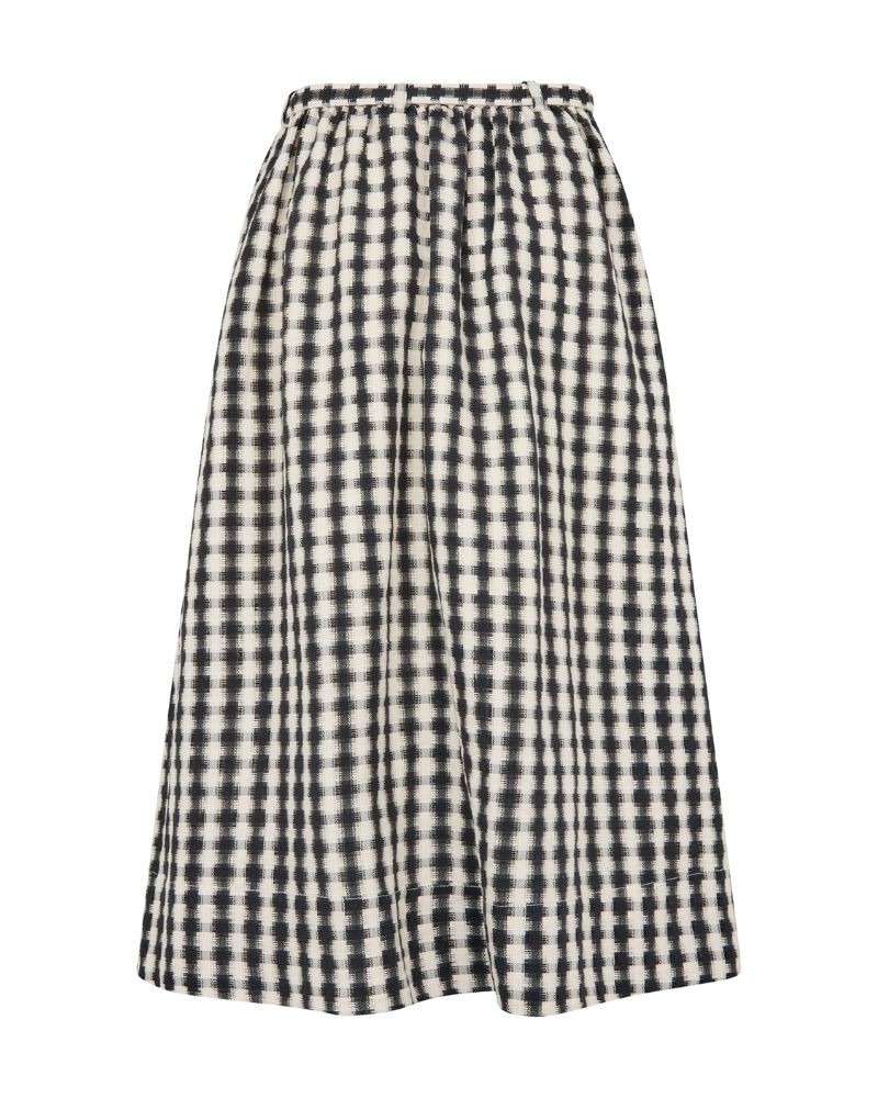 Pack shot af Nué Notes Livorno Skirt Black Creme Check ternet nederdel på hvid baggrund set bagfra