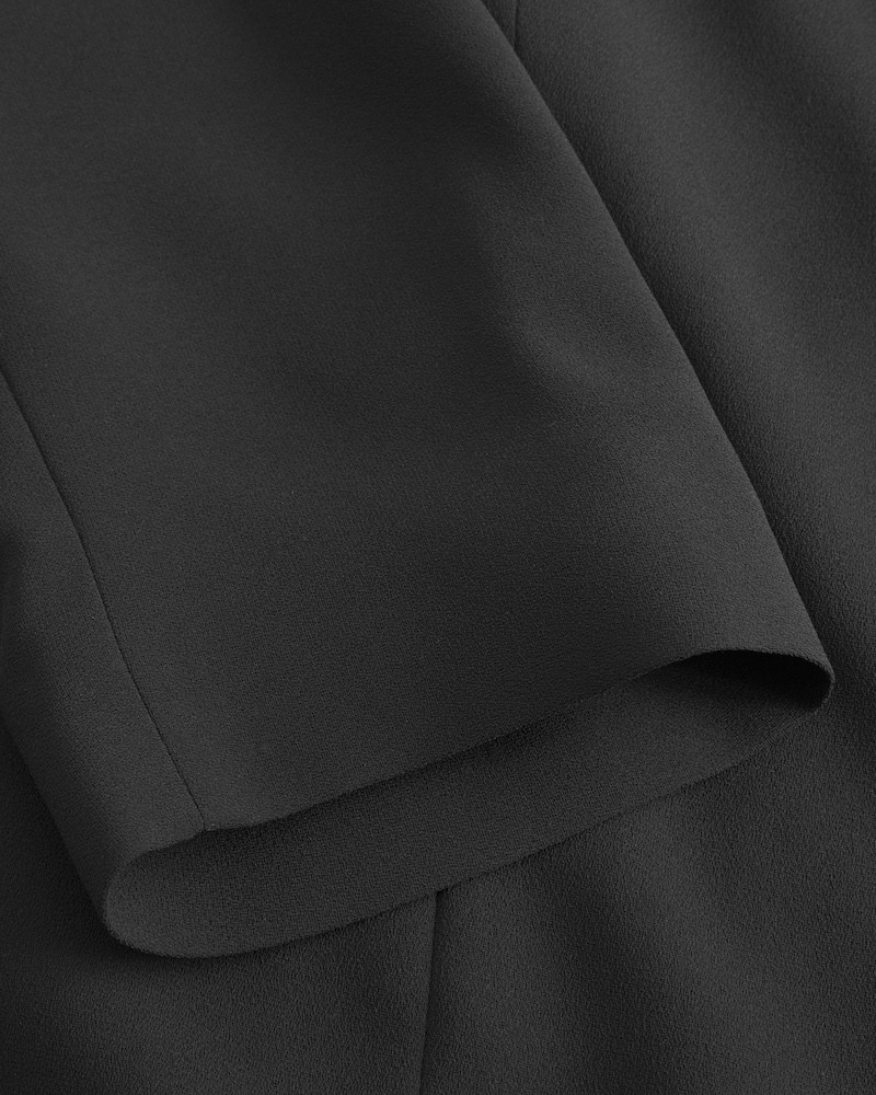 Close up af MKDT Studio Corrana blazer