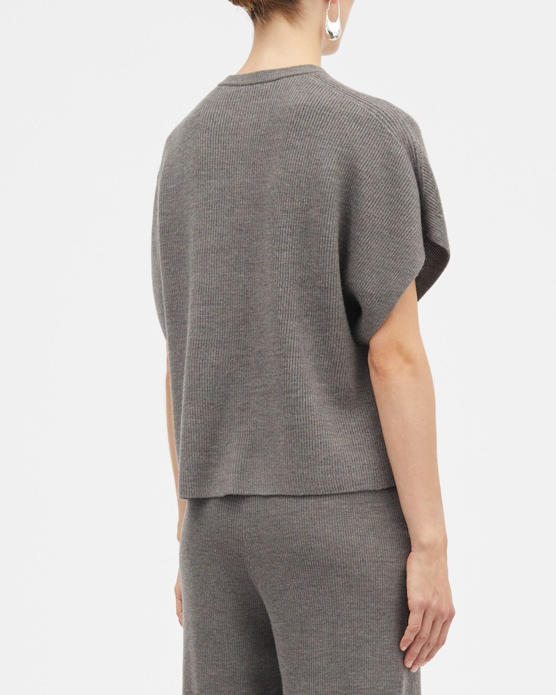 MKDT Studio Thilda merino strik cardigan på model set bagfra
