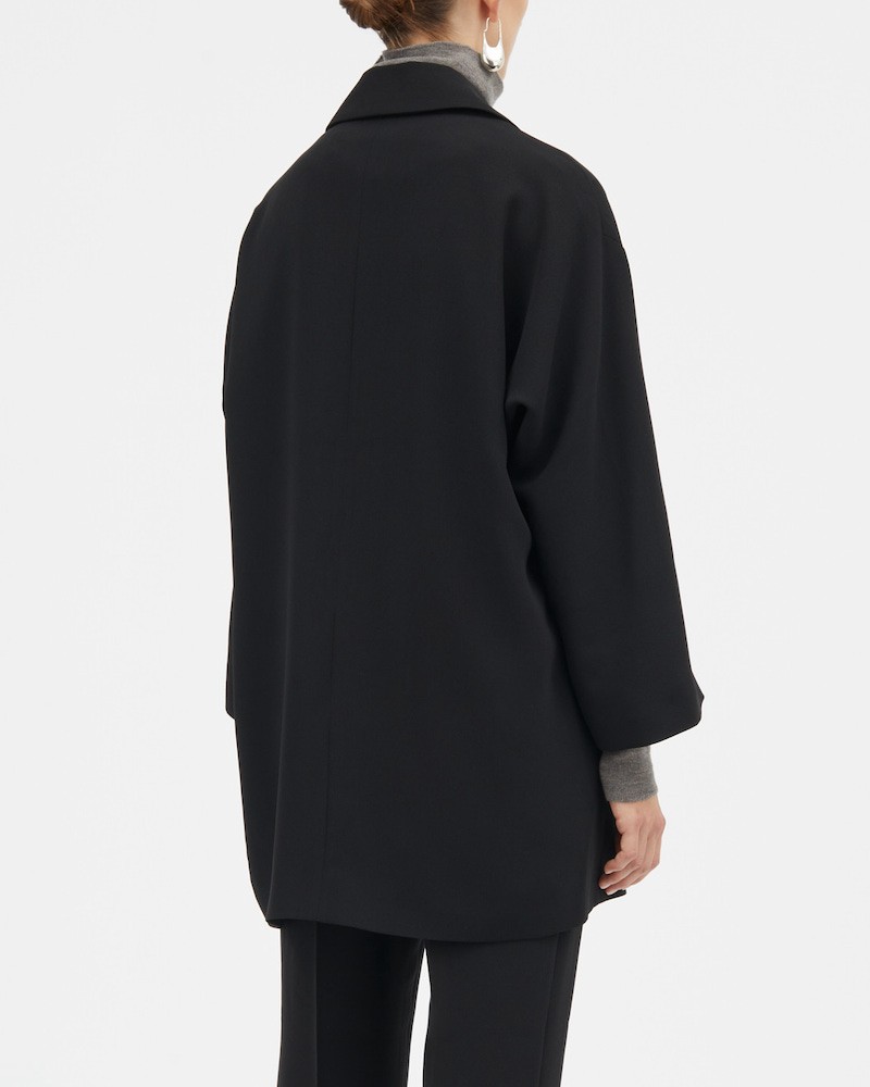 MKDT Studio Corrana sort blazer på model set bagfra
