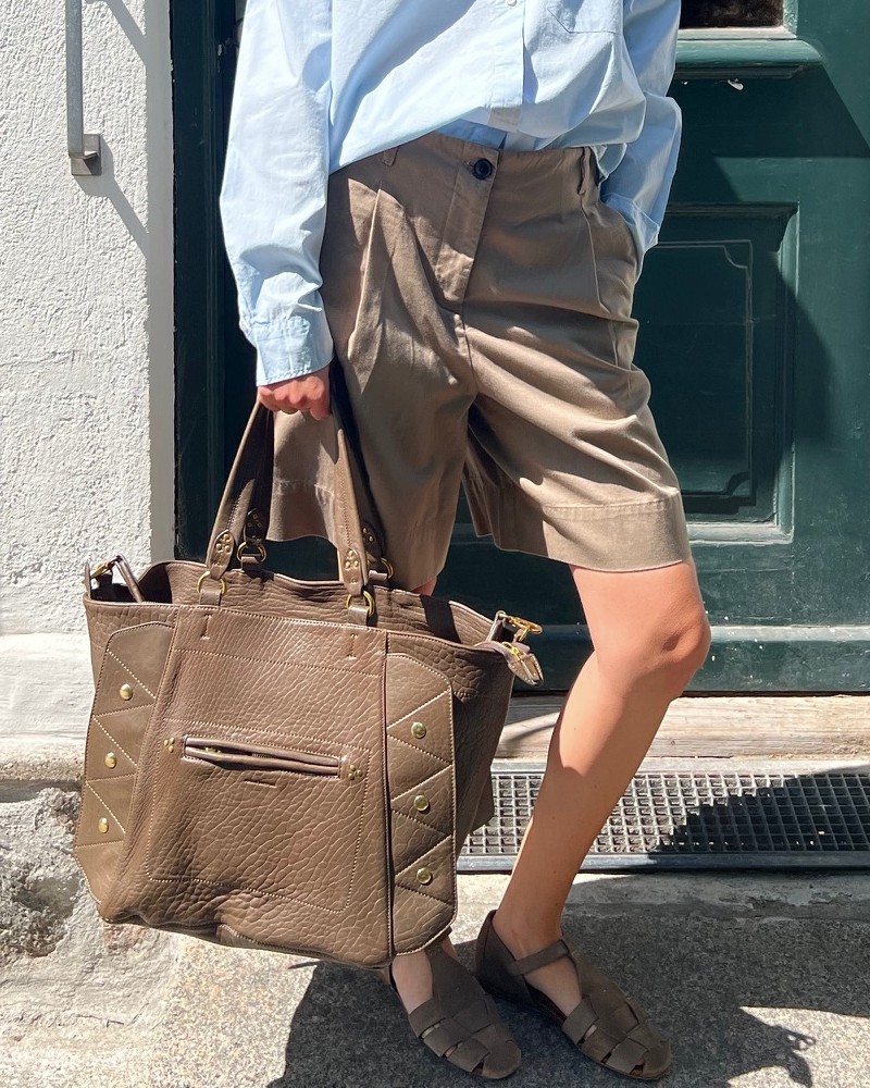 Jerome Dreyfuss Roger Lambskin Khaki Taske på model