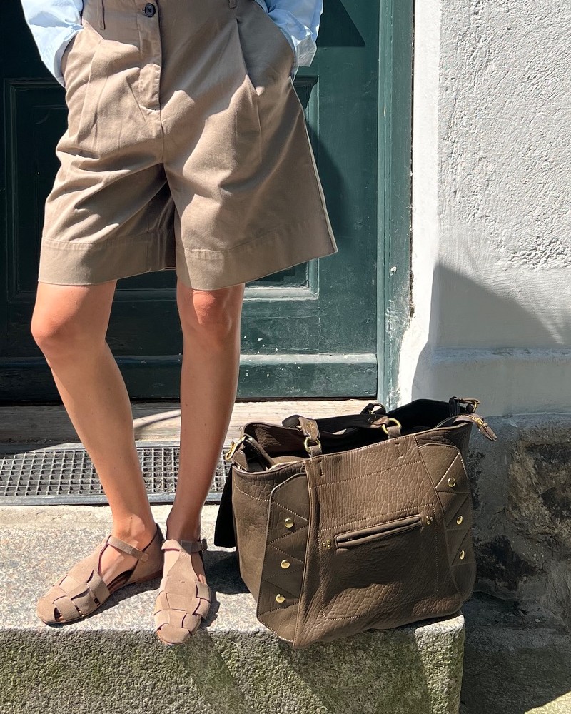 Jerome Dreyfuss Roger Lambskin Khaki på model
