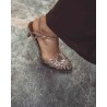 Anonymous Copenhagen Keesha 55 Lizard Metallic Champagne sandal på model