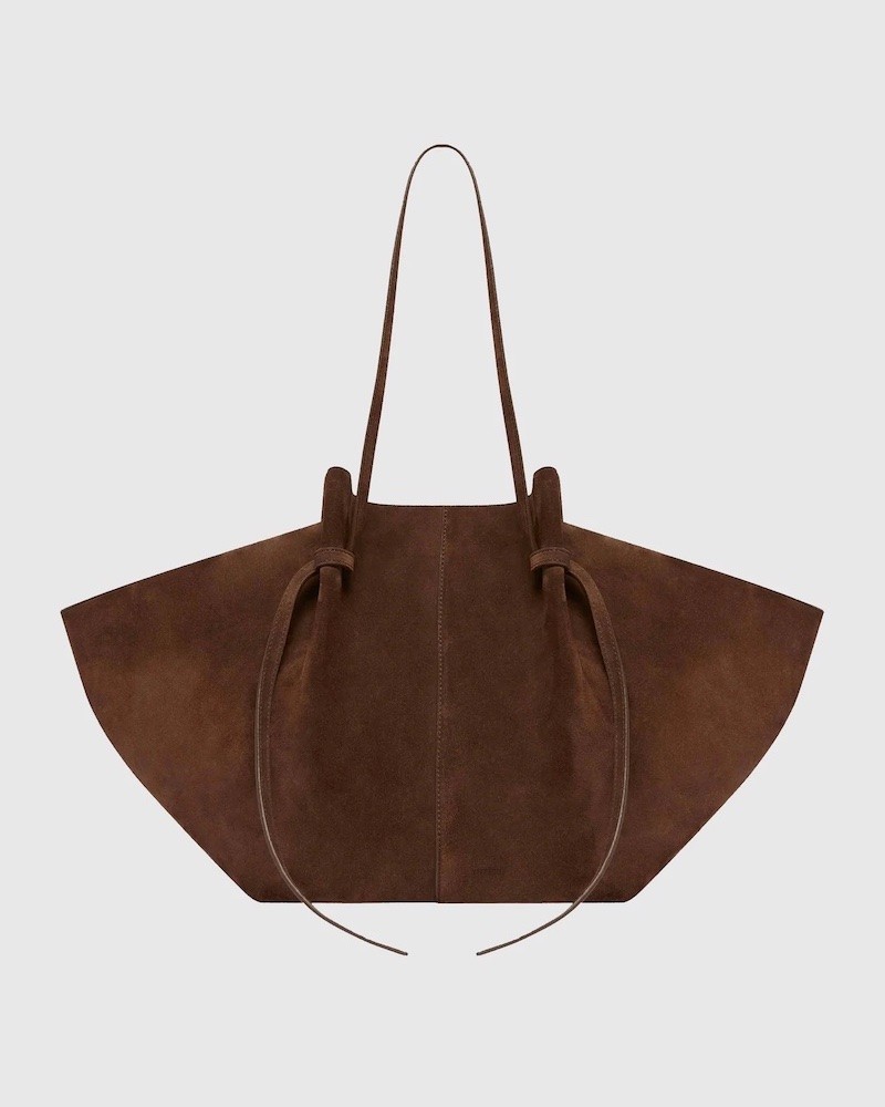 Pack shot af Yuzefi Large Mochi Suede Chocolate Mørkebrun Ruskinds taske