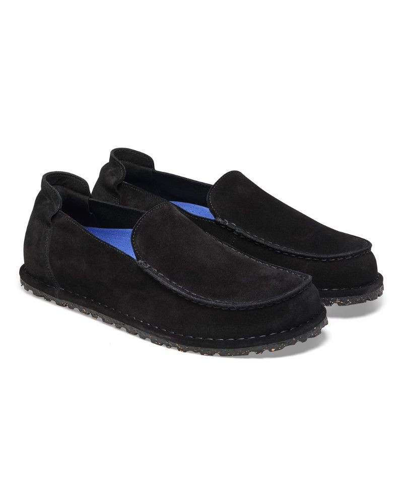 Pack shot af Birkenstock Utti Mokkasin loafer sort ruskind på hvid baggrund