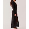 The Garment Tanzania Dress Black sort kjole på model set fra siden