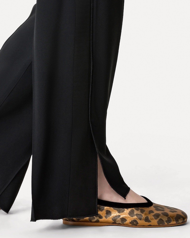 Detalje billede af slids på Forte Forte Smoking Pants Black