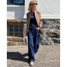 Forte Forte 5 Pocket Jeans Indigo Mørkeblå jeans på model