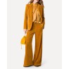 Forte Forte Velvet Blazer Ambra stylet med bukser på model