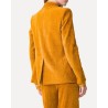 Forte Forte Velvet Blazer Ambra på model set bagfra