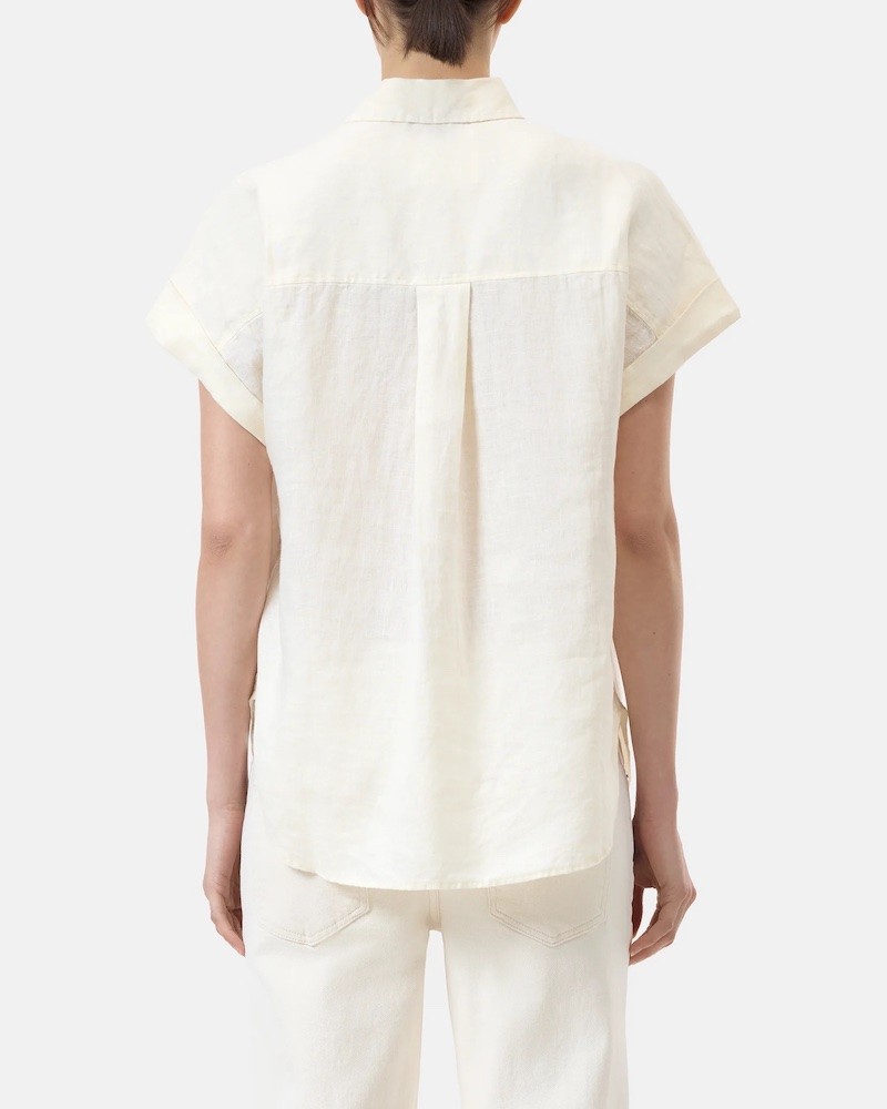 Closed Shirt Ivory på model set bagfra
