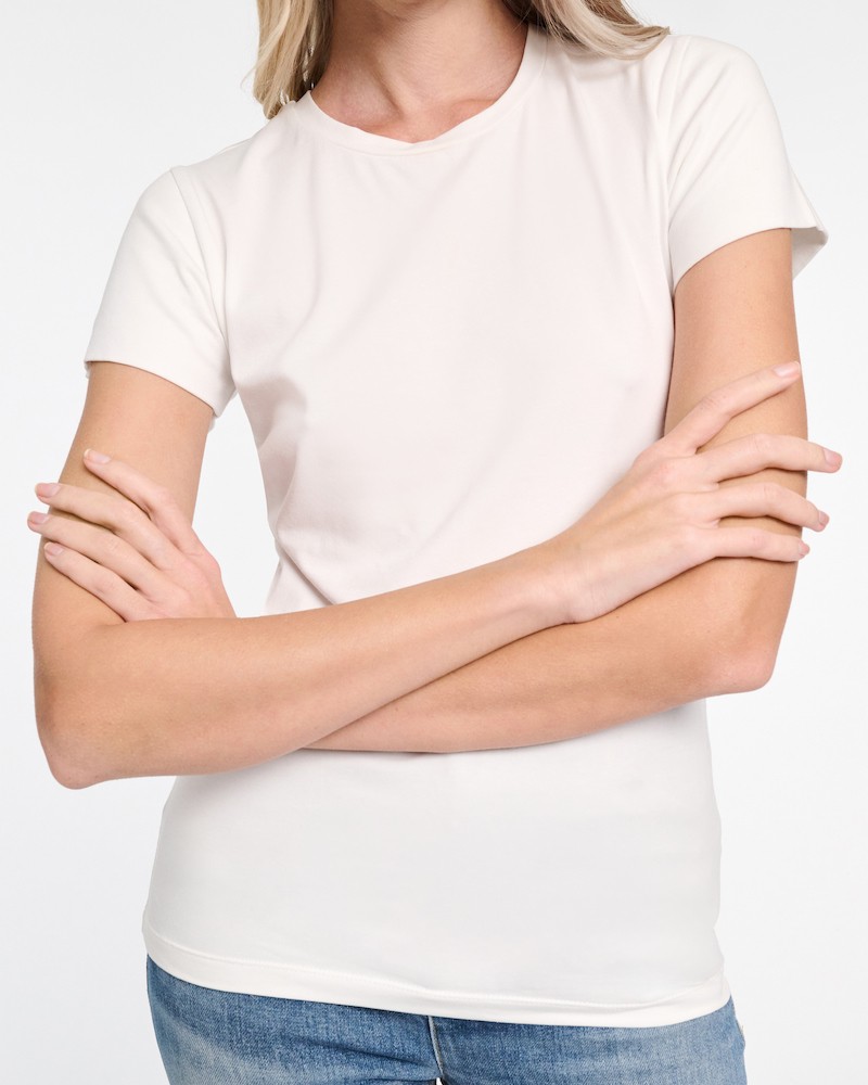 Dorothee Schumacher All Time Favorites T-shirt Camellia White på model