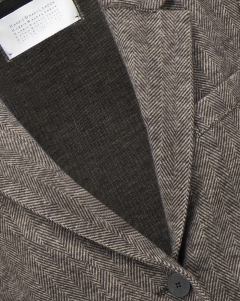 Close up af Harris Wharf London Blazer Beige Herringbone