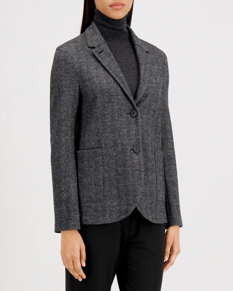 Harris Wharf London Blazer Salt & Pepper Herringbone på model