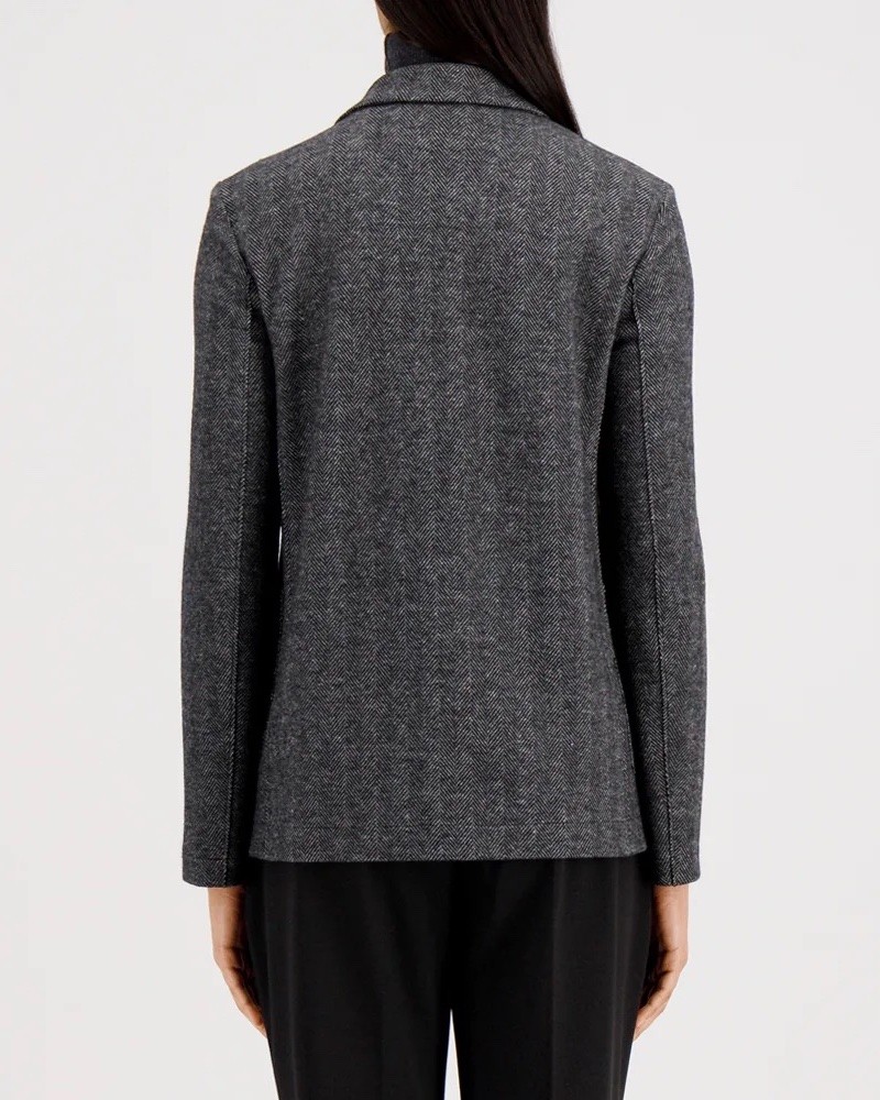 Harris Wharf London Blazer Salt & Pepper Herringbone på model