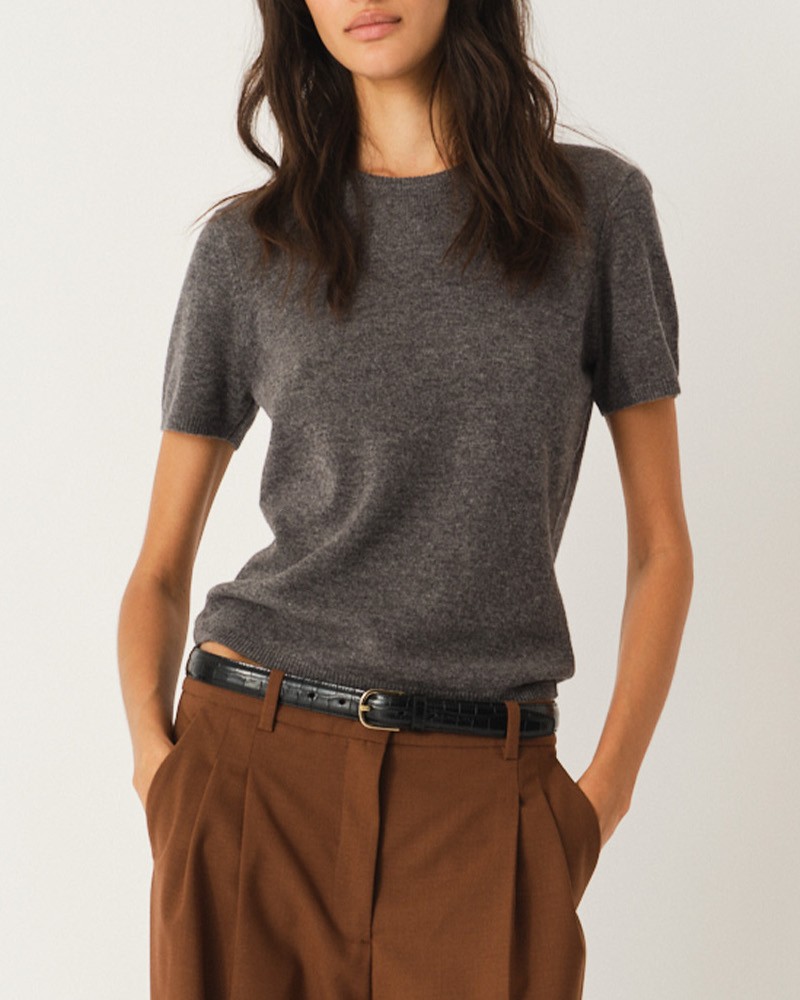 The Garment Como Kortærmet Grå Melange Strik T-shirt på model
