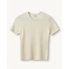 Packshot af The Garment Como Knit Tee Cream på neutral baggrund