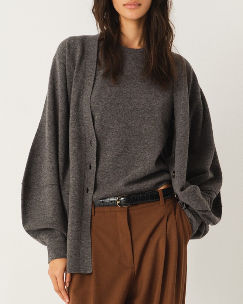 The Garment Como Sleeve Cardigan Grey Melange på model