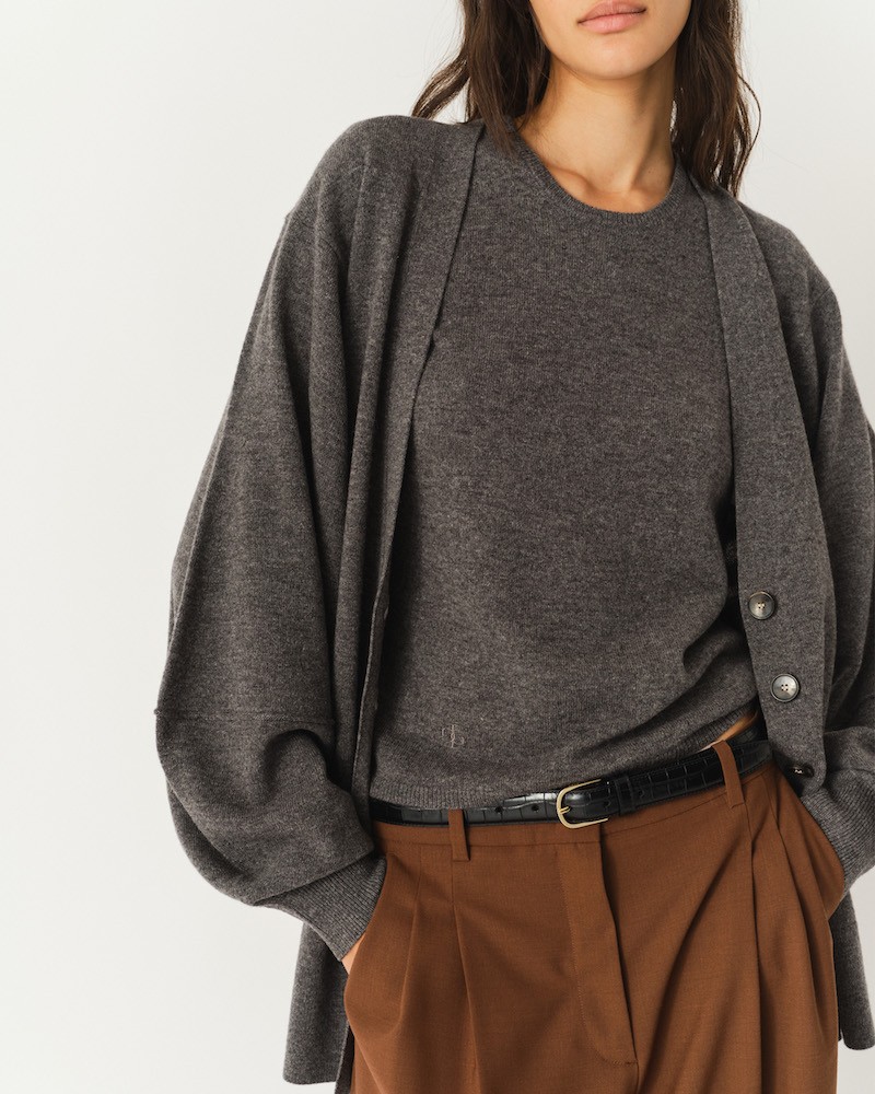 The Garment Como Sleeve Cardigan Grey Melange på model