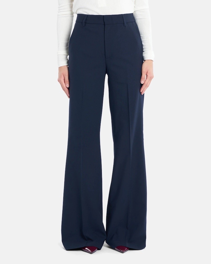 Dondup Janice bukser navy på model set forfra