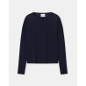 Pack shot af Closed Crew Neck Dark Night på neutral baggrund