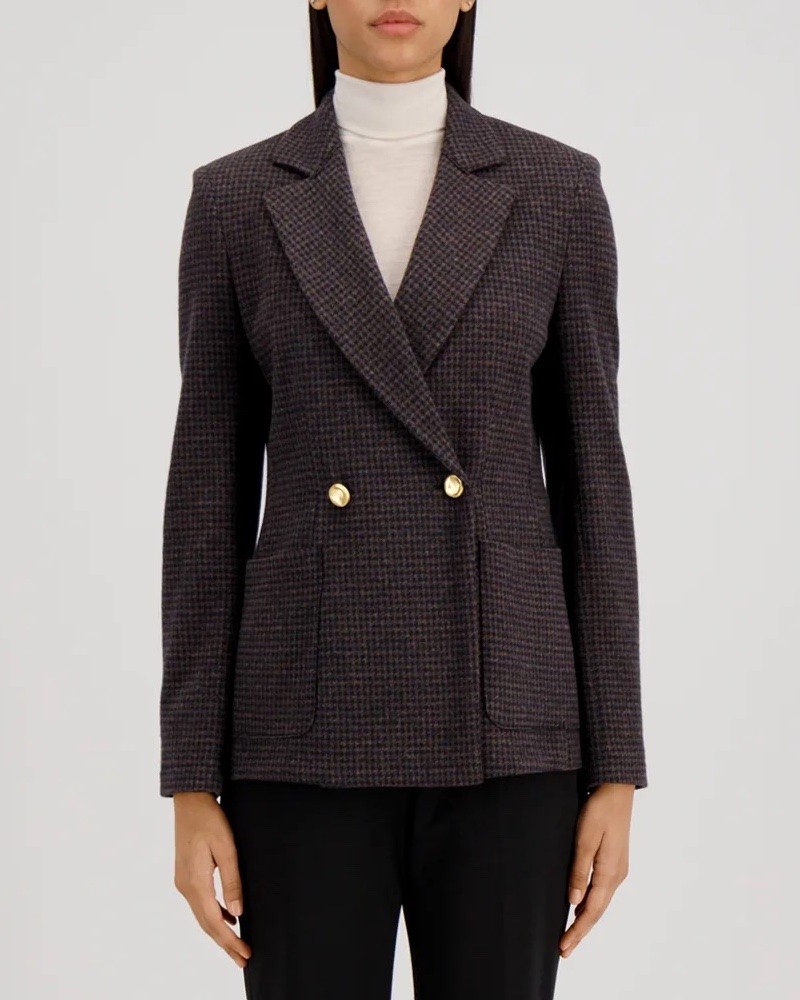 Harris Wharf London Blazer Brown & Blue Houndstooth på model