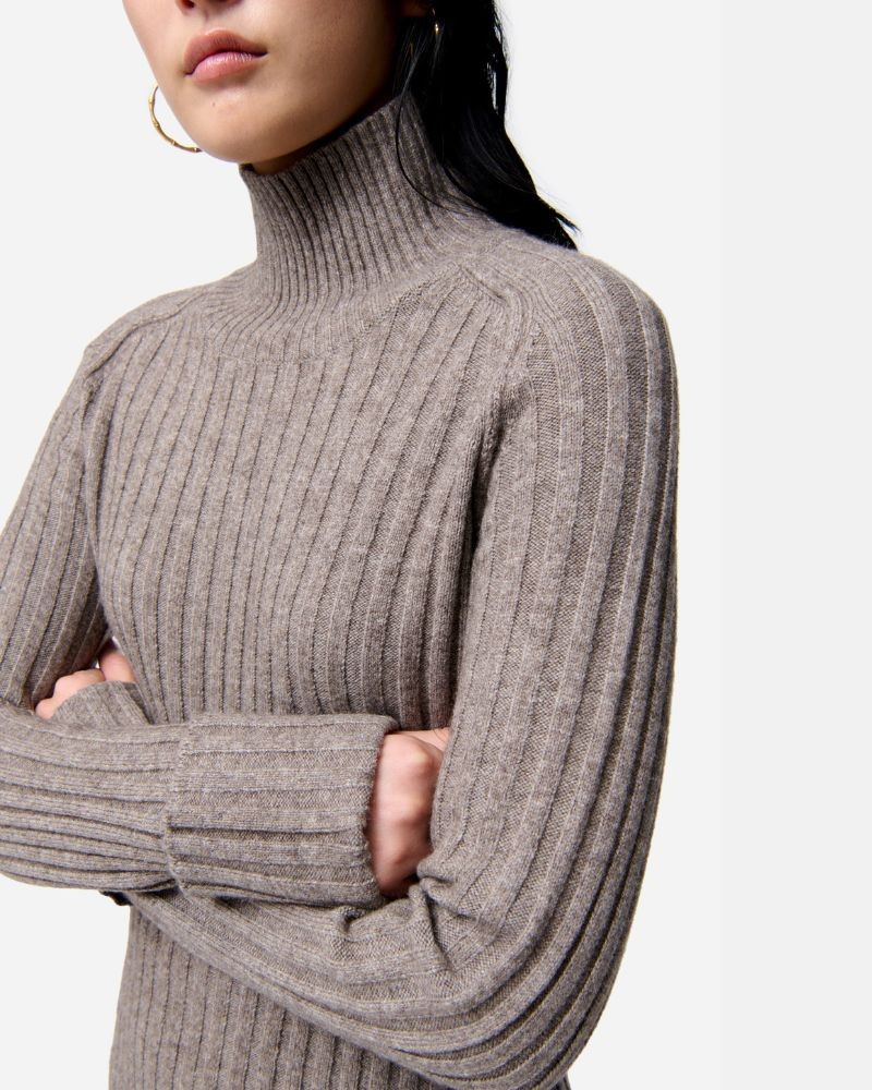 Vanessa Bruno Faucon Rollneck Taupe strik på model
