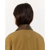 Close up af Leveté Room Maggie 2 Trench Coat Sand skind krave set bagfra