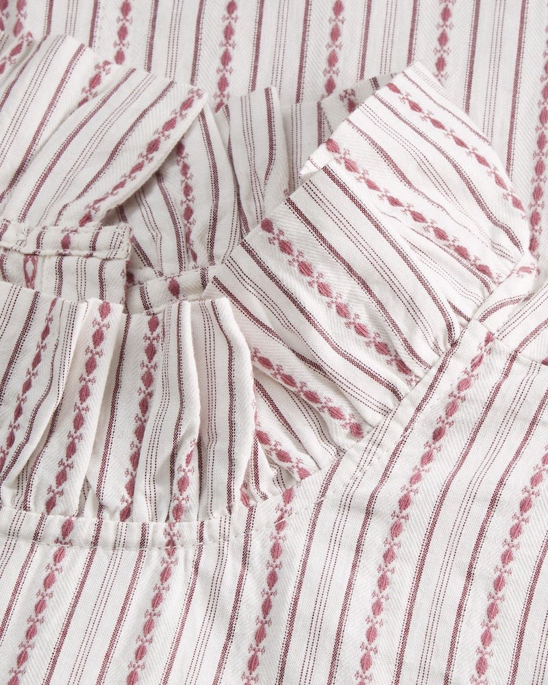 Close up af Cornflower Blouse Raspberry/Cream Stripe
