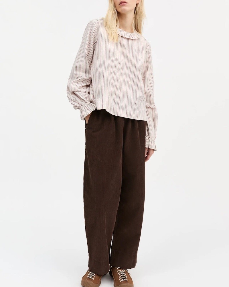 Skall Studio Cornflower Blouse Raspberry/Cream Stripe på model