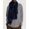 Aiayu Poon Scarf Navy cashmere tørklæde på model