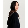 Aiayu Malila Scarf Mix Chocolate Silketørklæde på model