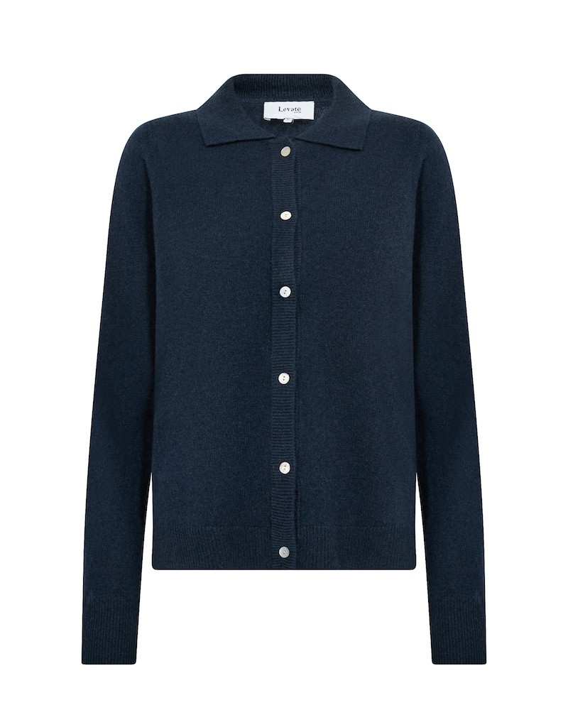 Pack shot af Leveté Room Eloise 12 Cardigan Denim Blue på hvid baggrund