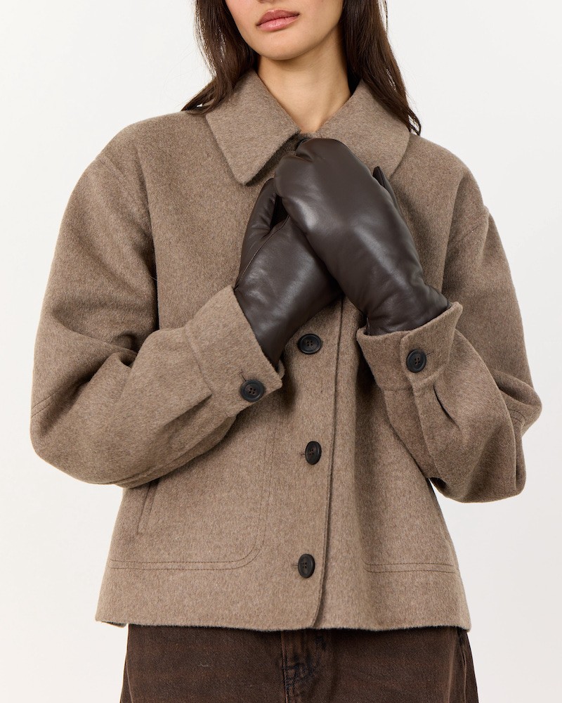Modelbillede af Leveté Room Owa 25 Jacket Taupe