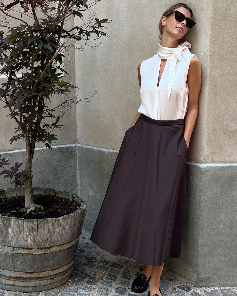 Modelbillede af Dorothee Schumacher nederdel sporty elegance på model