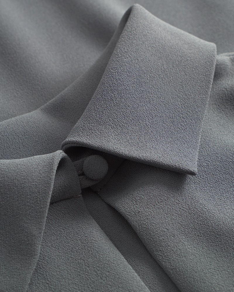Close up af MKDT Studio Bailee Crepe Georgette Anthracit