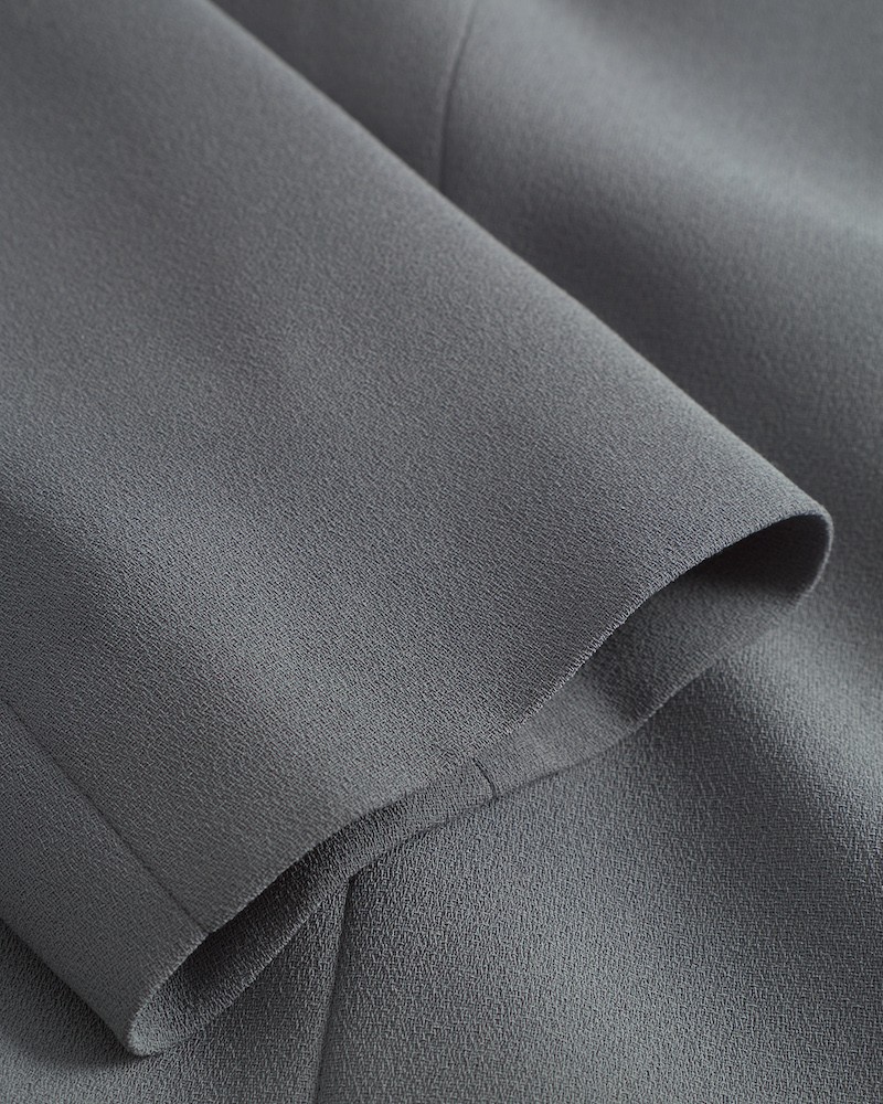 Close up af MKDT Studio Jute Blazer Crepe Anthracit