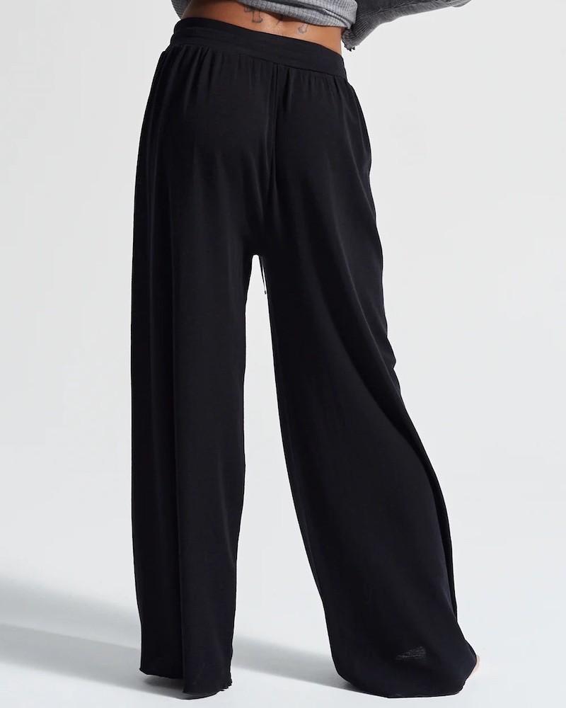 Model billede af Seamless Basic Barbera Wool Black bagfra