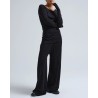 Seamless Basic Jade bluse I merinould på model med barbera bukser sort merinould